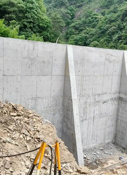滁州南谯区重力式挡土墙